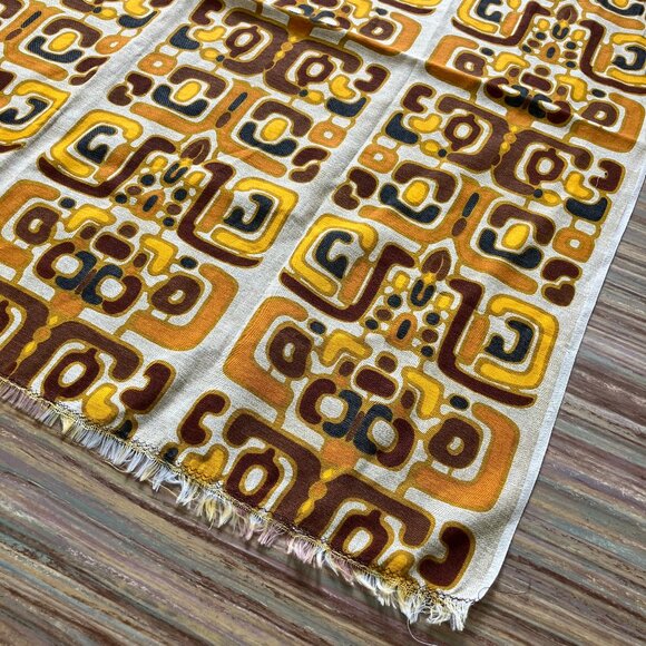 Groovy Abstract Pattern Tablecloth Square Vintage 1970s Mod Print Yellow/Orange - Picture 1 of 5